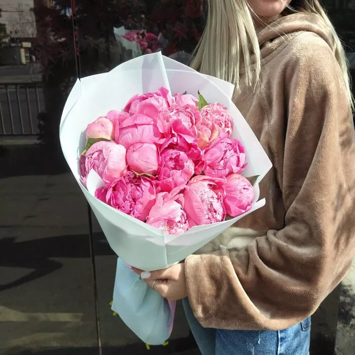 15 пионов